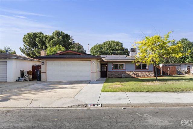 6712 Cedarcrest Avenue, Bakersfield, CA 93308