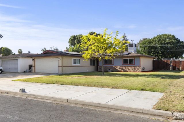 6712 Cedarcrest Avenue, Bakersfield, CA 93308