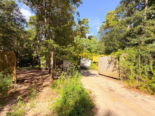 19124 Leicester, New Caney, TX 77357