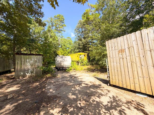 19124 Leicester, New Caney, TX 77357