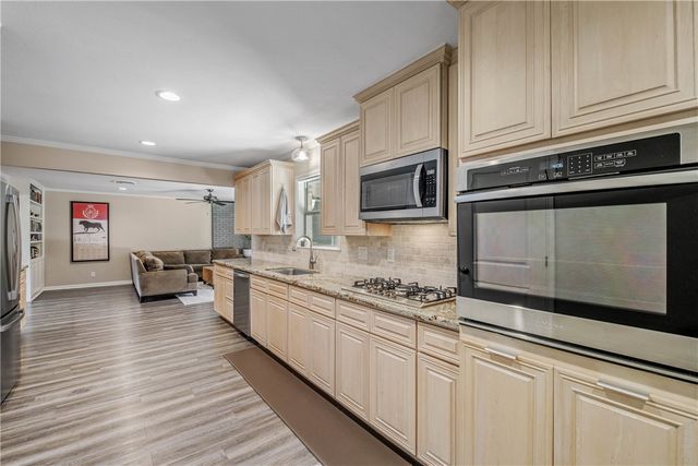 2308 Morningside Drive, Bryan, TX 77802