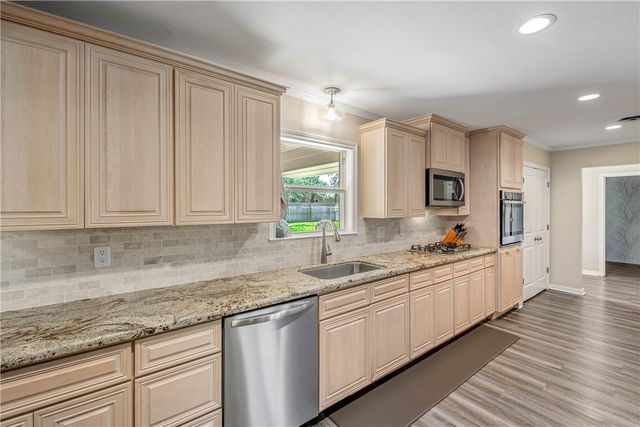 2308 Morningside Drive, Bryan, TX 77802