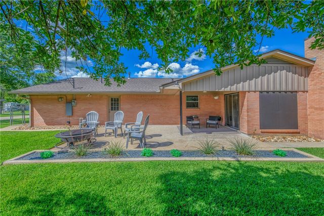 2308 Morningside Drive, Bryan, TX 77802