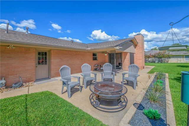 2308 Morningside Drive, Bryan, TX 77802