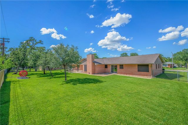 2308 Morningside Drive, Bryan, TX 77802
