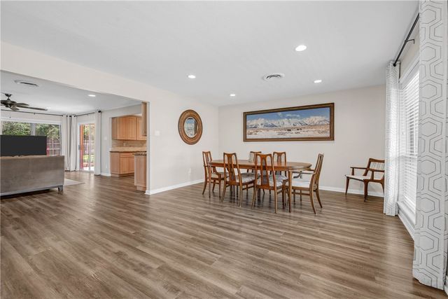 2308 Morningside Drive, Bryan, TX 77802