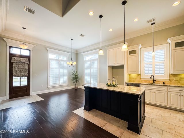 405 Habitat Ridge Drive, Broussard, LA 70518