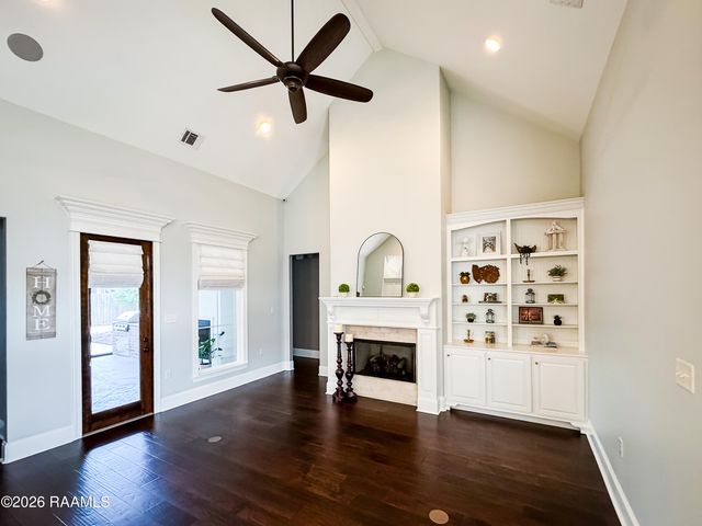 405 Habitat Ridge Drive, Broussard, LA 70518