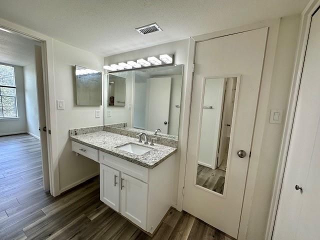 2333 Bering Drive 311, Houston, TX 77057