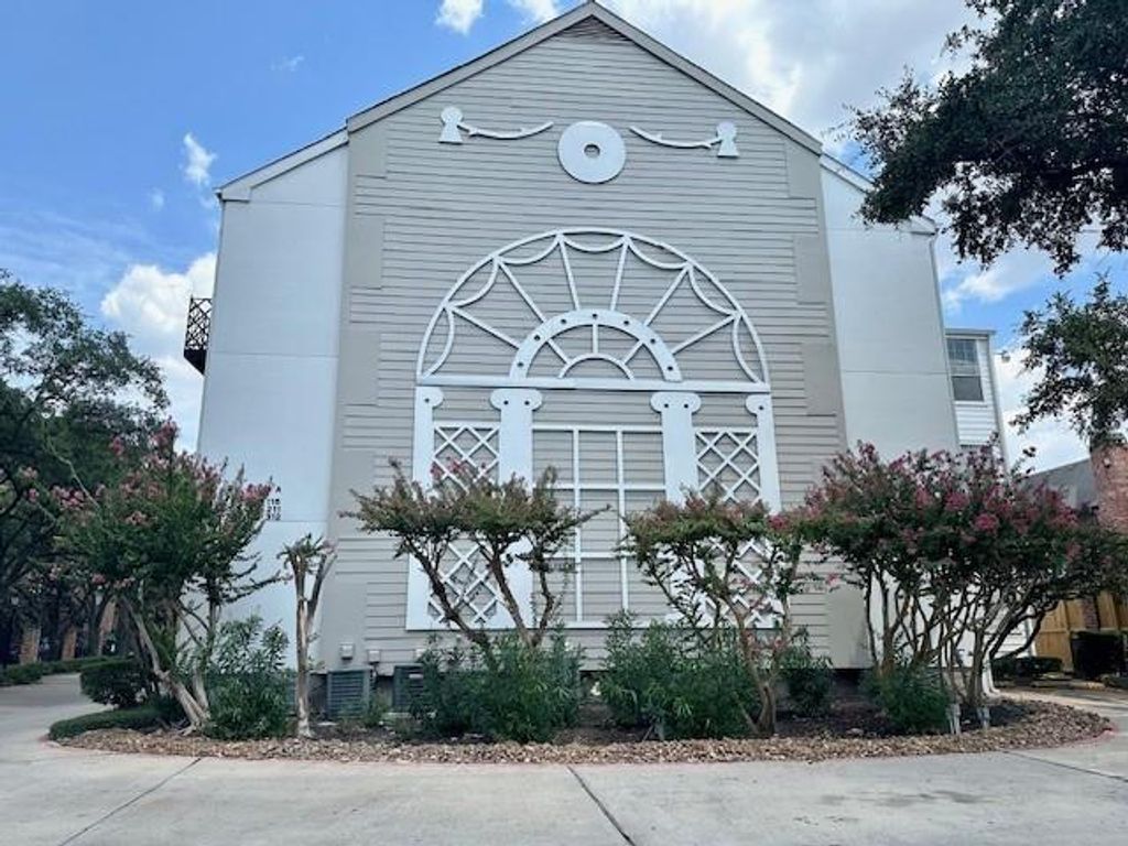 2333 Bering Drive 311, Houston, TX 77057