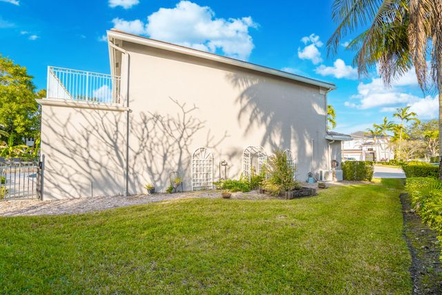 4948 NW 57th Lane, Coral Springs, FL 33067