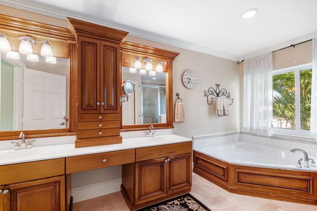 4948 NW 57th Lane, Coral Springs, FL 33067