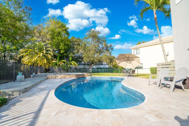 4948 NW 57th Lane, Coral Springs, FL 33067