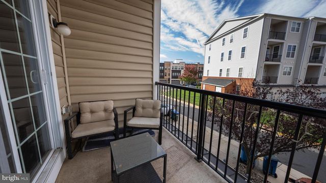 23579 BELVOIR WOODS TER, Ashburn, VA 20148