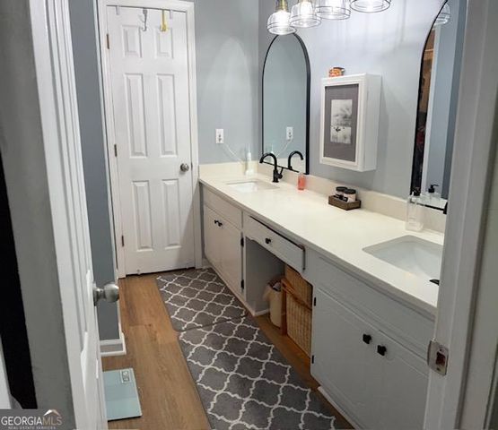 533 Breezy Drive SW, Marietta, GA 30064