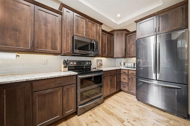 909 Thistle Lane, Eau Claire, WI 54703