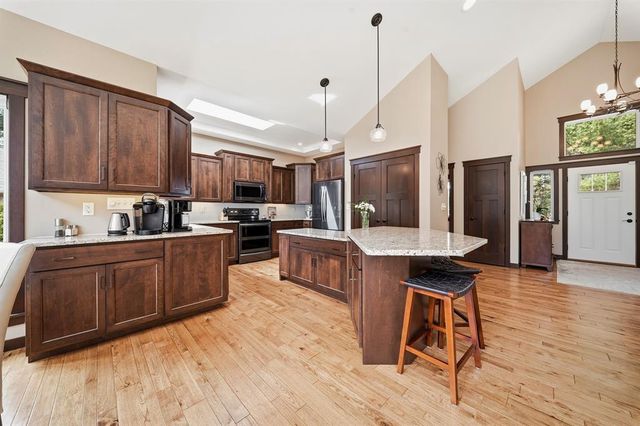909 Thistle Lane, Eau Claire, WI 54703