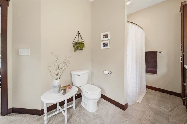 909 Thistle Lane, Eau Claire, WI 54703