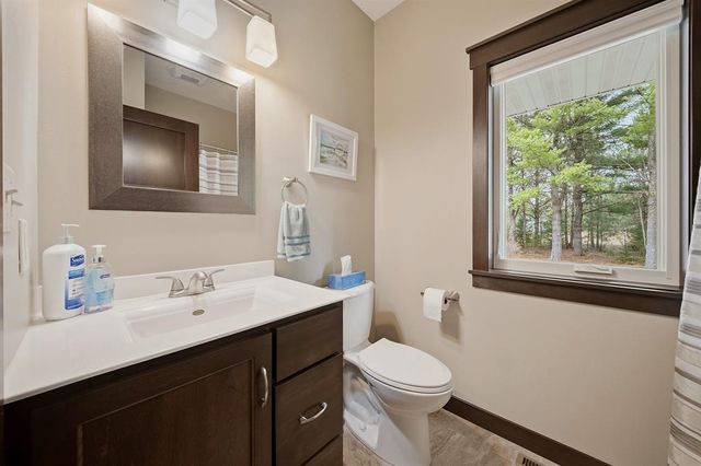909 Thistle Lane, Eau Claire, WI 54703