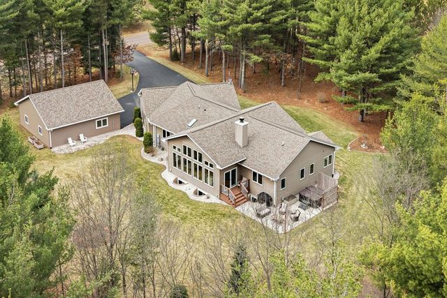 909 Thistle Lane, Eau Claire, WI 54703