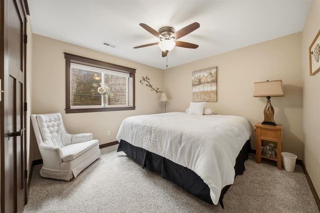 909 Thistle Lane, Eau Claire, WI 54703