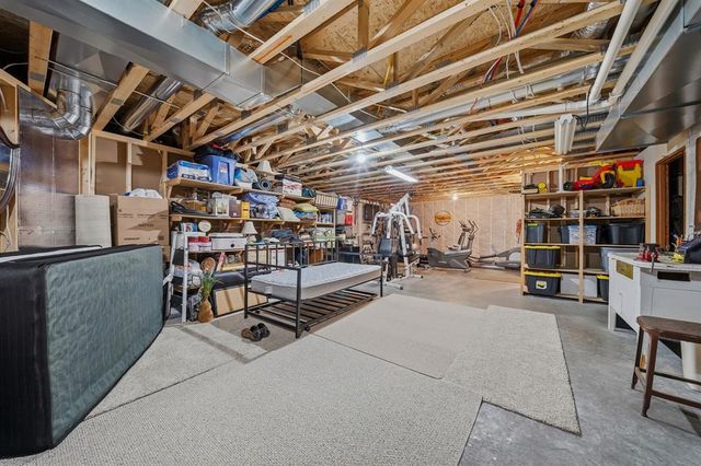 909 Thistle Lane, Eau Claire, WI 54703