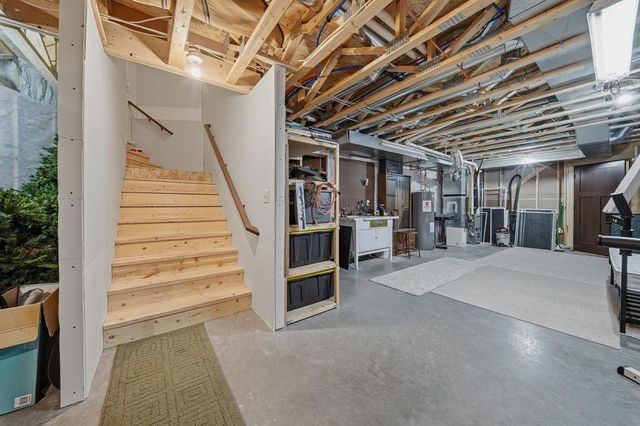 909 Thistle Lane, Eau Claire, WI 54703