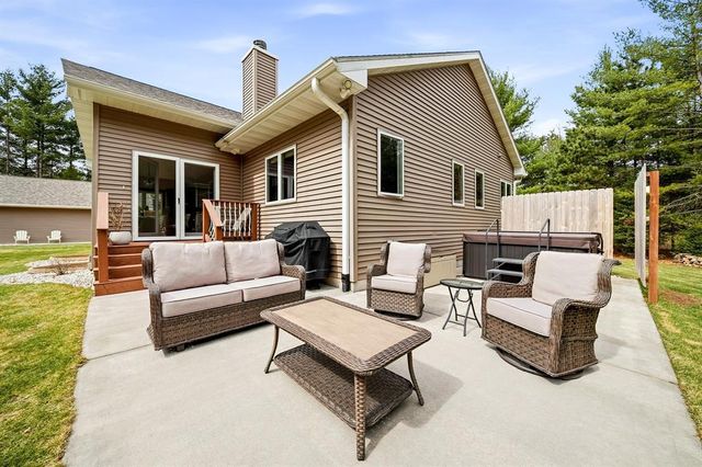 909 Thistle Lane, Eau Claire, WI 54703