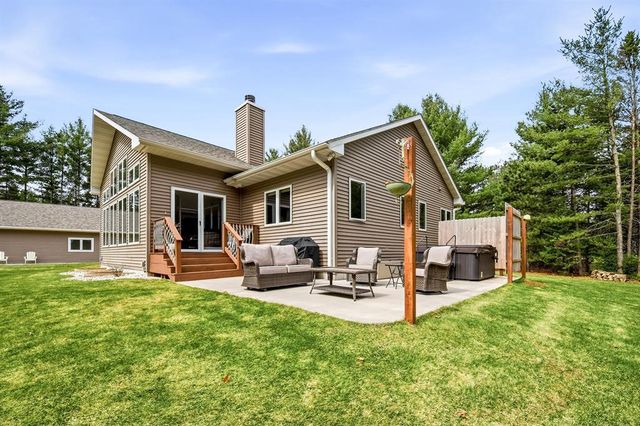 909 Thistle Lane, Eau Claire, WI 54703