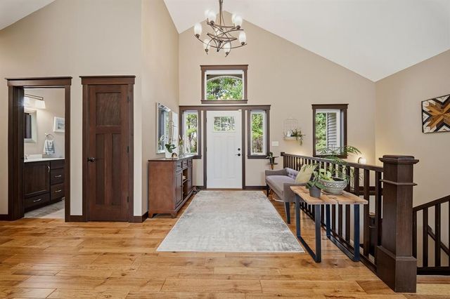 909 Thistle Lane, Eau Claire, WI 54703