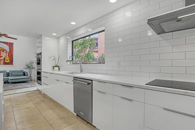 6532 Via Rosa, Boca Raton, FL 33433