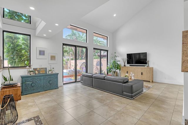 6532 Via Rosa, Boca Raton, FL 33433