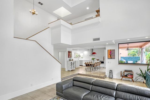 6532 Via Rosa, Boca Raton, FL 33433