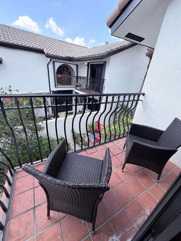 6532 Via Rosa, Boca Raton, FL 33433