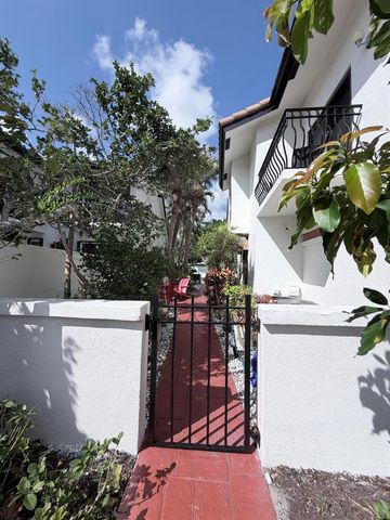 6532 Via Rosa, Boca Raton, FL 33433