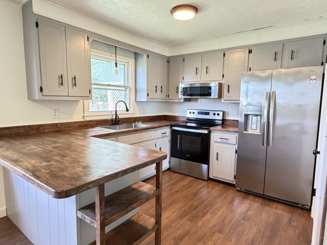 15 Forrest Ave, Hohenwald, TN 38462