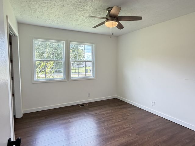 15 Forrest Ave, Hohenwald, TN 38462
