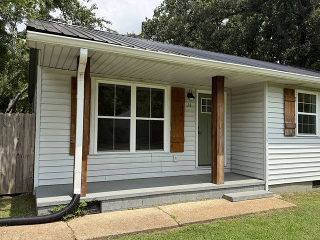 15 Forrest Ave, Hohenwald, TN 38462