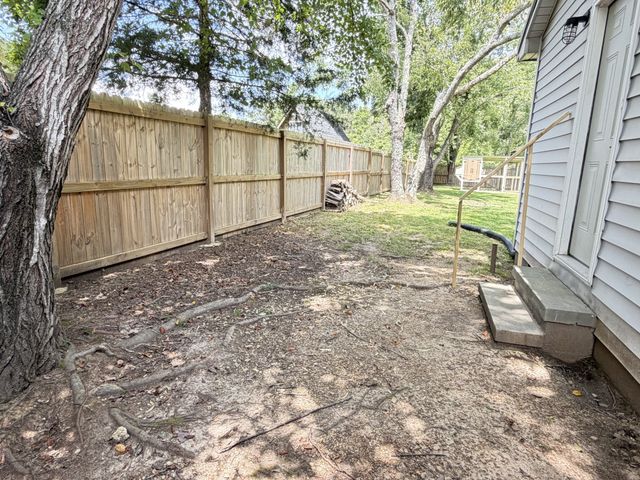 15 Forrest Ave, Hohenwald, TN 38462