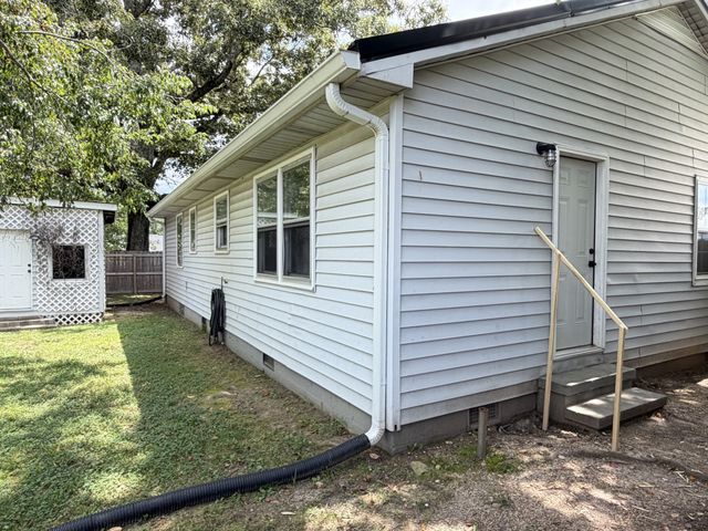 15 Forrest Ave, Hohenwald, TN 38462