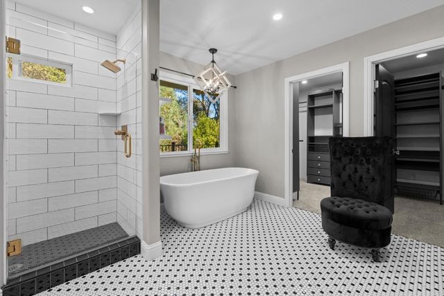 23523 Shadow Dr, Auburn, CA 95602