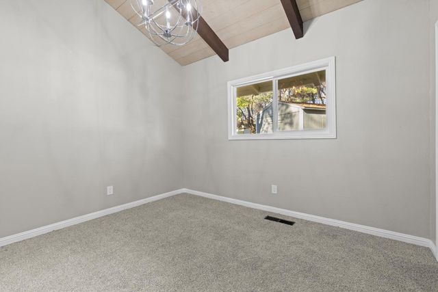 23523 Shadow Dr, Auburn, CA 95602