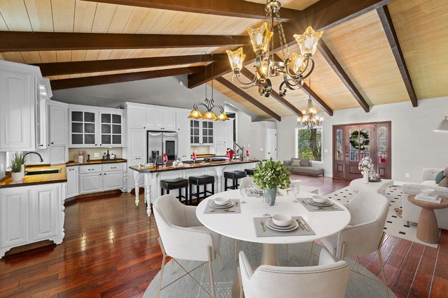 23523 Shadow Dr, Auburn, CA 95602