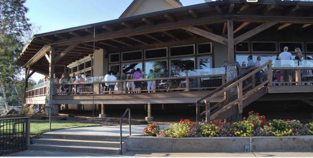 23523 Shadow Dr, Auburn, CA 95602