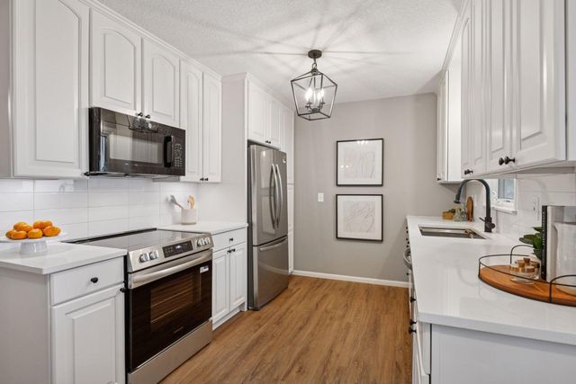 11201 Ewing Avenue S, Bloomington, MN 55431