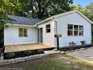 619 Elizabeth Street, Milford, MI 48381