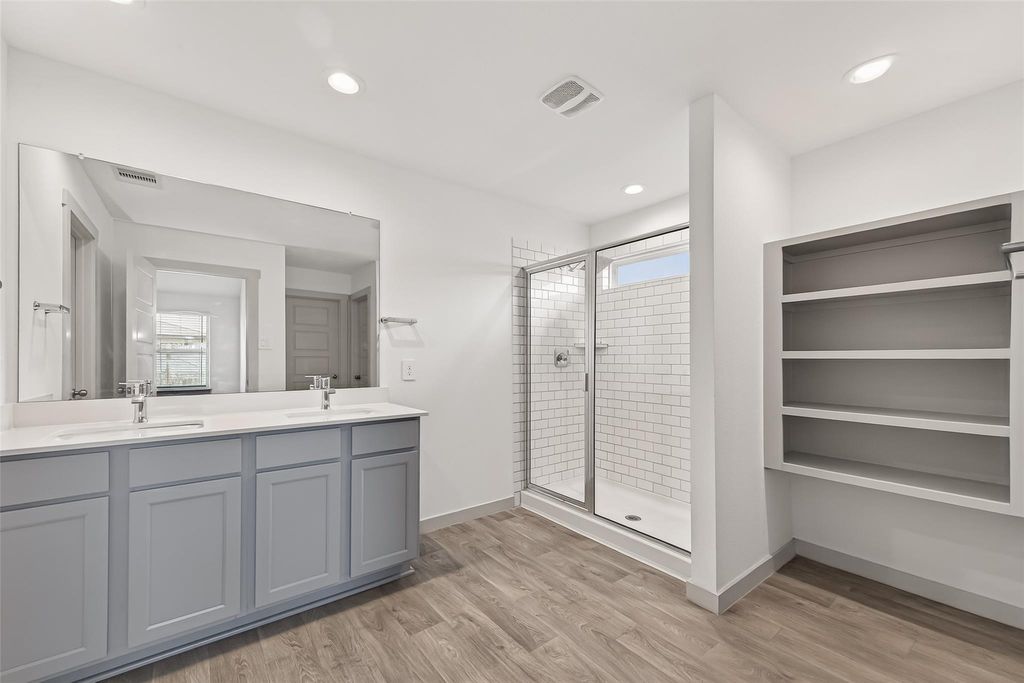 Image 29 of property listing at 1826 Sandy Trail Lane, Richmond, TX 77469