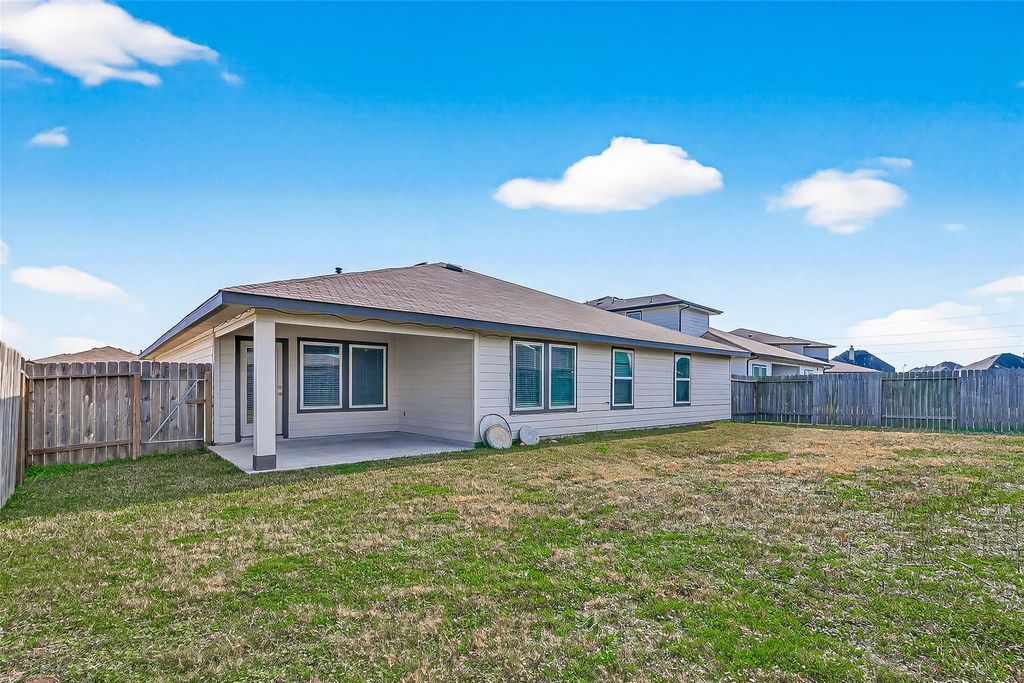 Image 33 of property listing at 1826 Sandy Trail Lane, Richmond, TX 77469