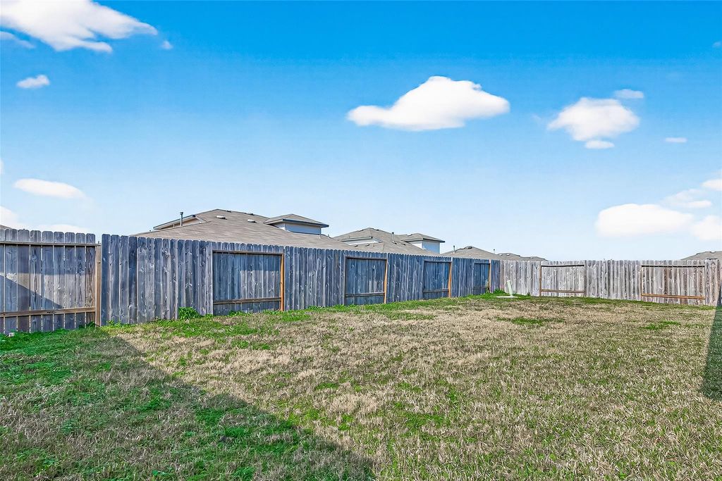 Image 34 of property listing at 1826 Sandy Trail Lane, Richmond, TX 77469