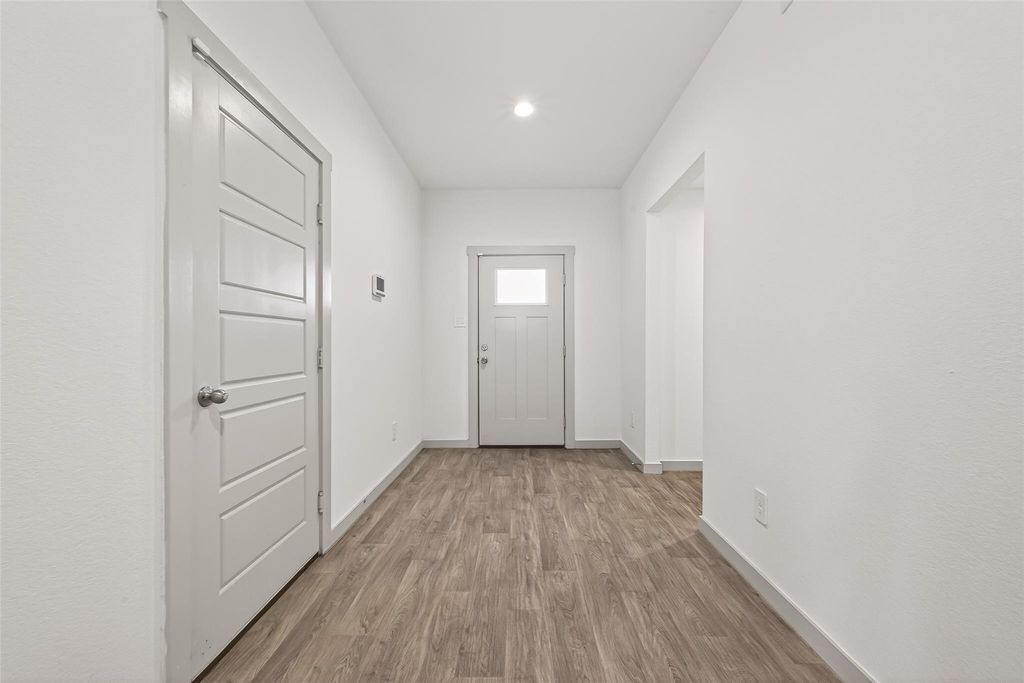 Image 4 of property listing at 1826 Sandy Trail Lane, Richmond, TX 77469